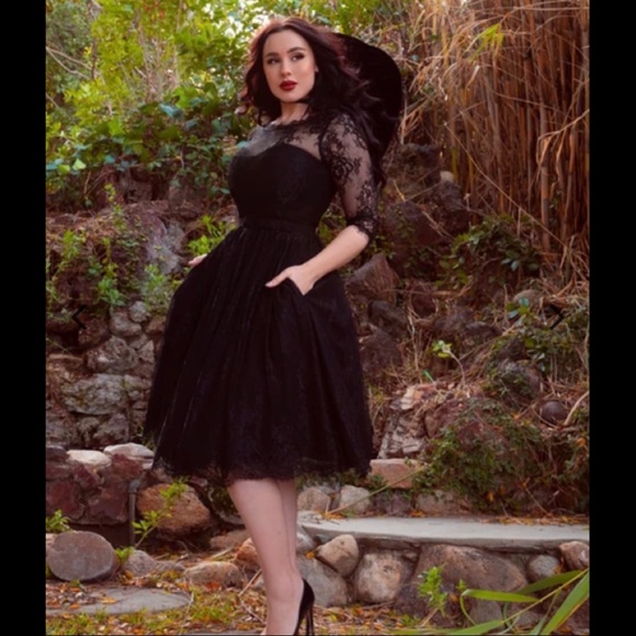 La Femme En Noir Mourning Dress in Black Lace NWT - Picture 6 of 9